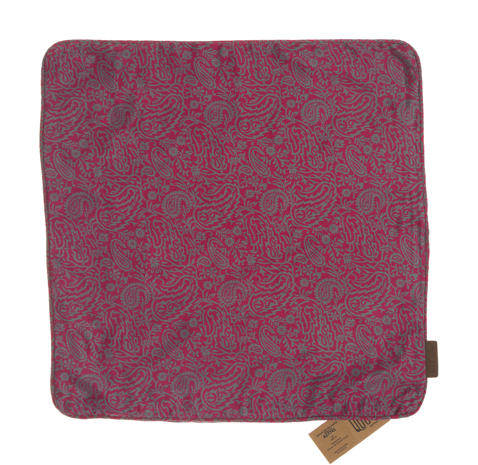 Silke pudebetræk 50x50 cm i turkisblå med mørkeblå paisley-ornamenter i nordisk boho orientalsk vintage stil som unik pude.