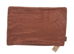 Seidenkissenbezug 60x40 cm in gebranntem Orange und Rotbraun mit farbenfrohem ethnischem Muster und Boho-orientalischem Ausdruck, ähnlich einem Sari-Kissenbezug.