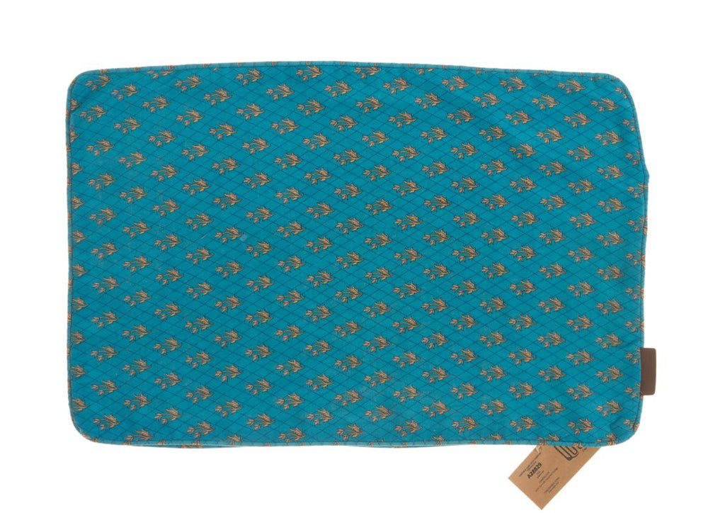 Silke pudebetræk 60x40 cm i turkisblå med små sari mønstre af fugle i okker og rust unika etnisk boho orientalsk stil