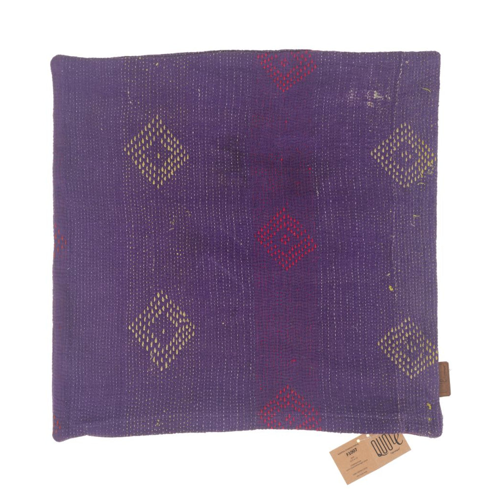 Sari pudebetræk 50x50 i lilla lilla med etniske diamantmønstre i guld og små røde detaljer – vintage indisk indisk pudebetræk til boho boheme unika saripuder