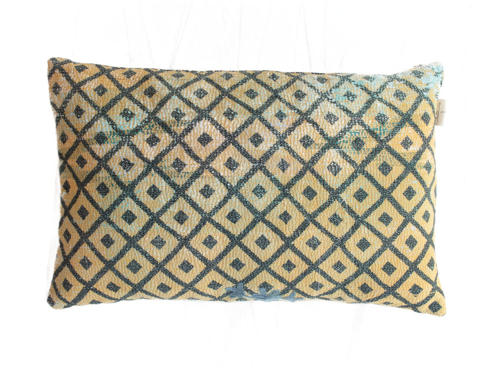 Grønt sari pudebetræk 60x40 i boho/vintage stil med hvide mønstre og etniske tern – unikt indisk saripude betræk (upcycled)