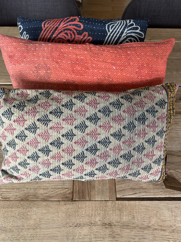 Kantha Trio 15 – 3 Sari pudebetræk 30×50 – Quote Copenhagen