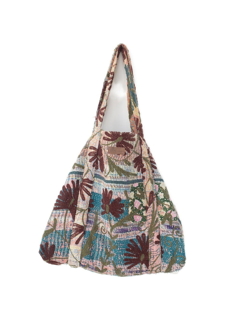 Suzani Vintage Beach dahinter