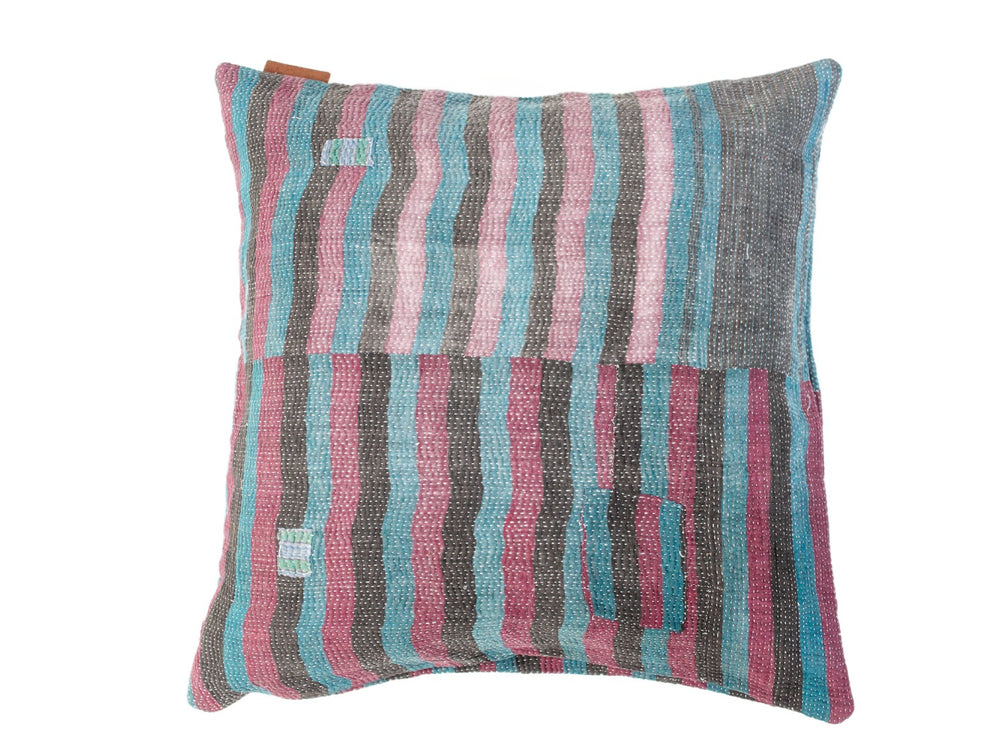 Sari pudebetræk 50x50 med boho boheme vintage mønster i turkis, lyserød og grå striber og indiske etniske farverige detaljer