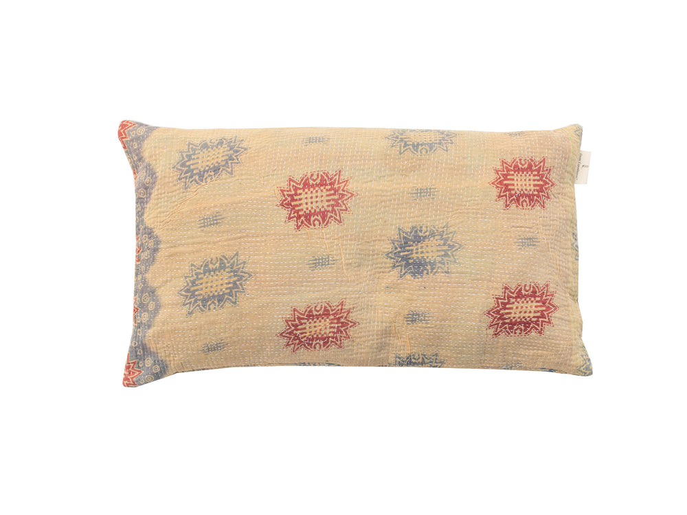 Unikt sari pudebetræk 30x50 med saripude-design i lyseblå/grå med guldfarvede orientalske dyremønstre og farverige detaljer, vintage boho og indisk pudebetræk-stil
