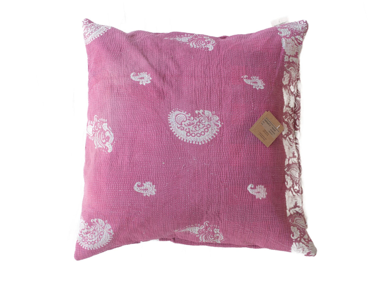 Sari pillowcase 50x50 in burgundy pink with white bohemian/Indian pattern and decorative ornaments, Indian vintage sari pillow with ethnic details and fringe edges